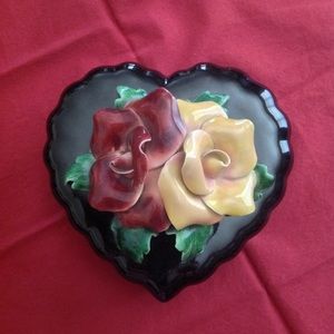 Vintage heart-shaped trinket box with fluted edges